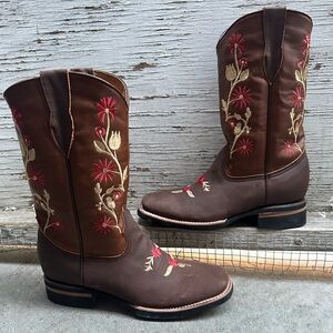 Brown Embroidered Western Cowboy Boots - Women's Brown Floral Boots